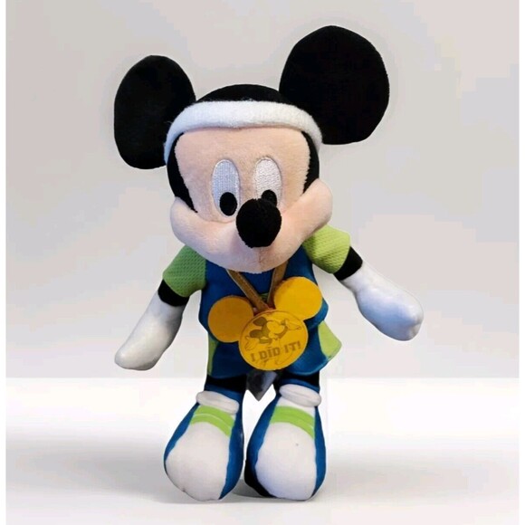 Walt Disney World Marathon run Disney Mickey Mouse Plush 2018 Fast Shipping Wdw - Picture 1 of 12